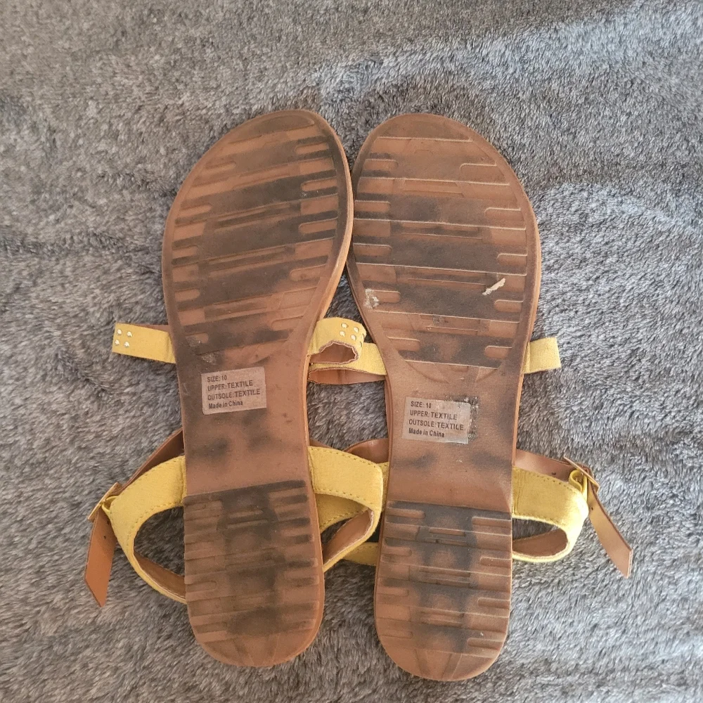 Olivia Miller sandals size 10